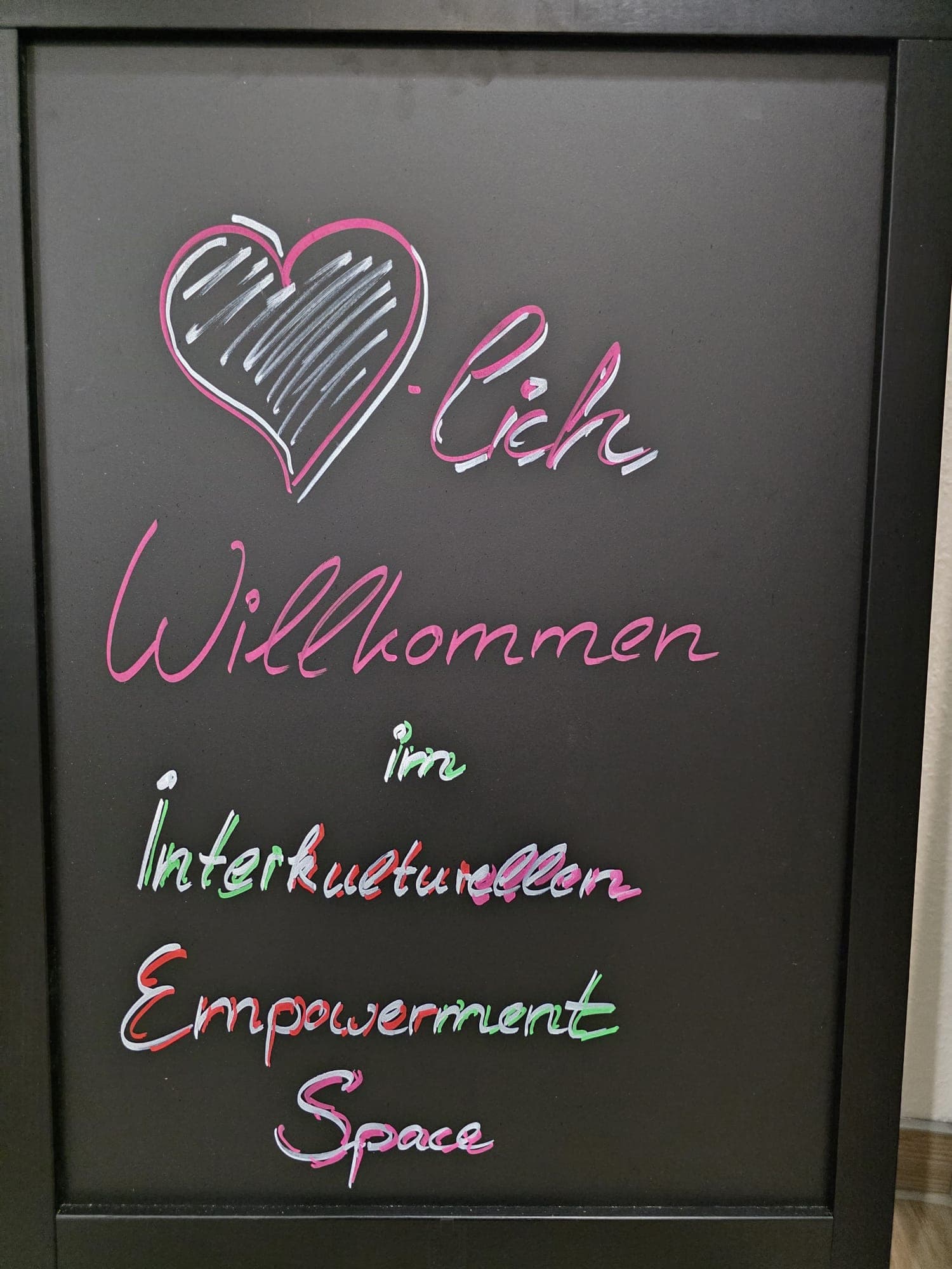 Herzlich Willkommen im Interkulturellen Empowerment-Space der Kette der Solidarität e.V.