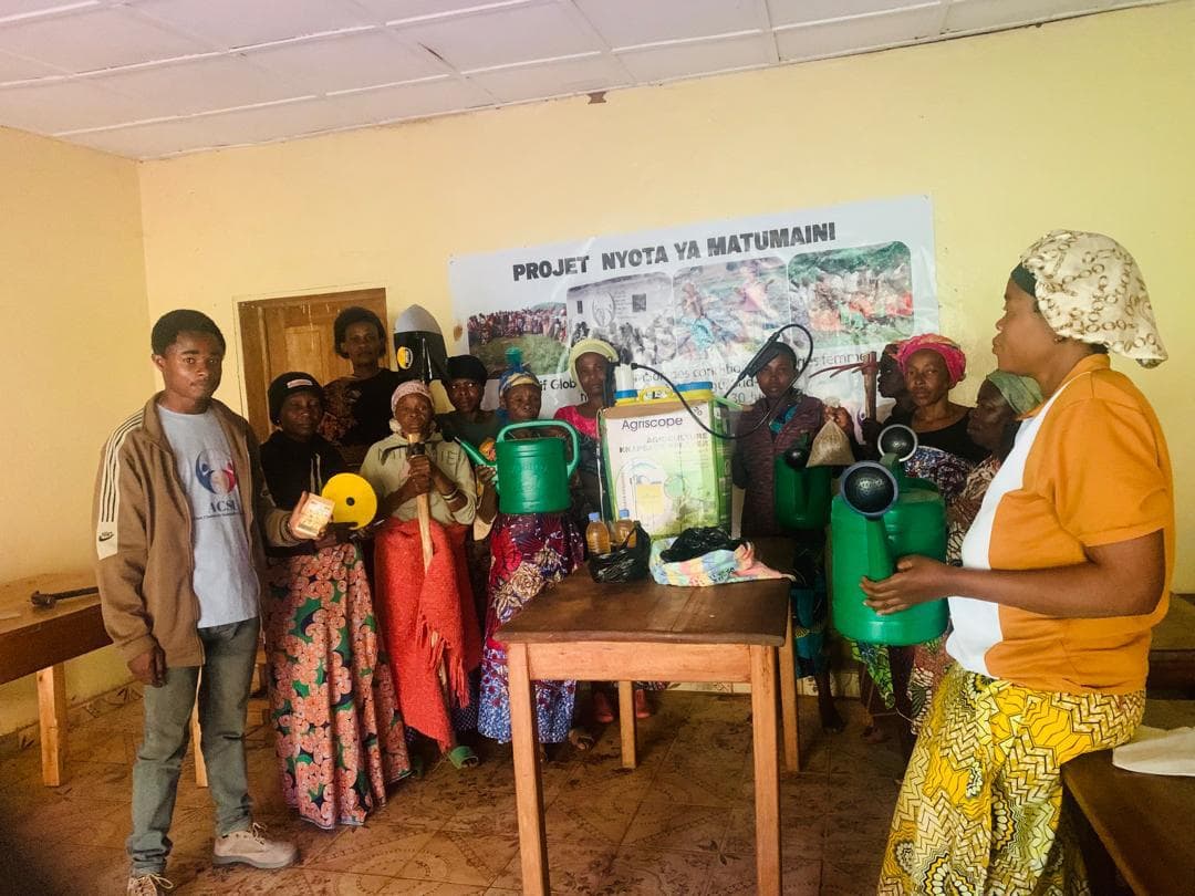 Frauen der Kette der Solidarität e.V. mit Partnerinnen im Grünen im Ostkongo