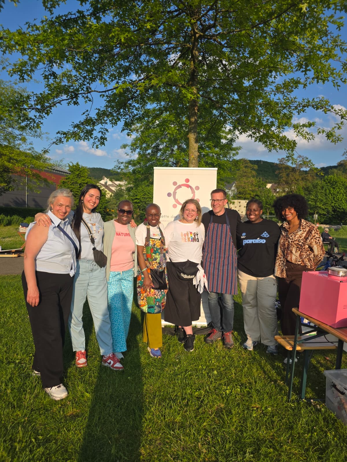 Das ehrenamtliche Team der Kette der Solidarität e.V. bei einer Gemeinschaftsaktion